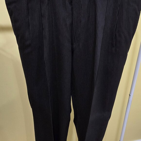 Geoffrey Beene black and white pinstripe suit - Picture 4 of 10